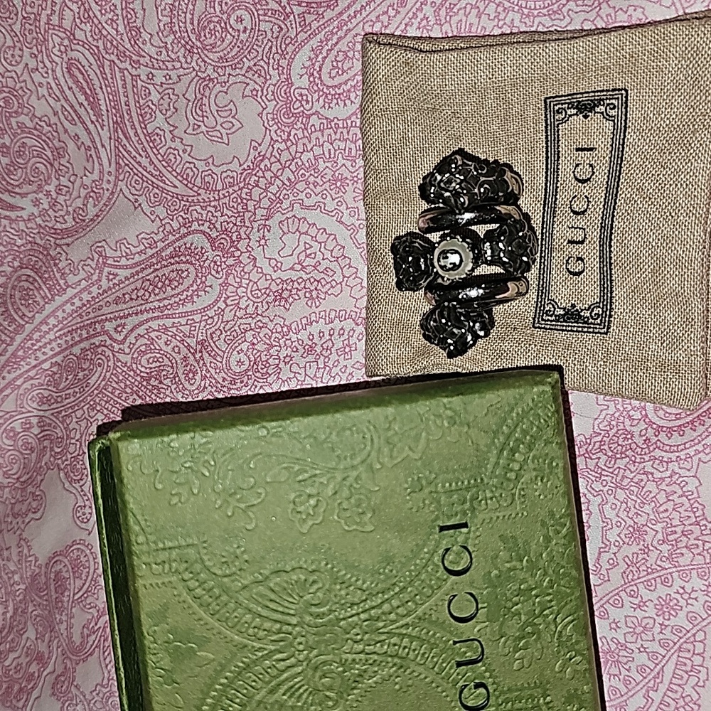 Gucci ring